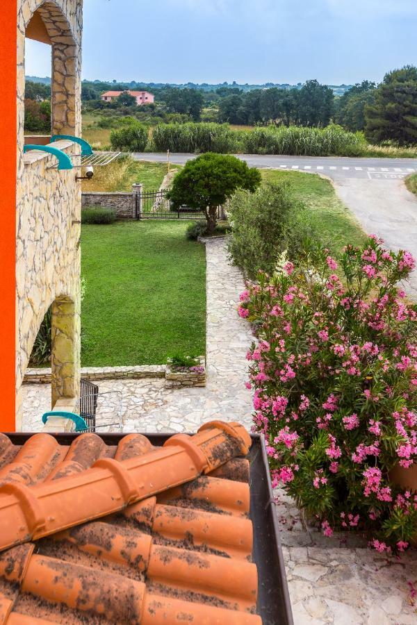 Appartement Orange Ii